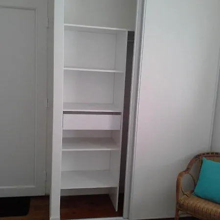 Agreable A Proximite Du Centre Ταρμπ